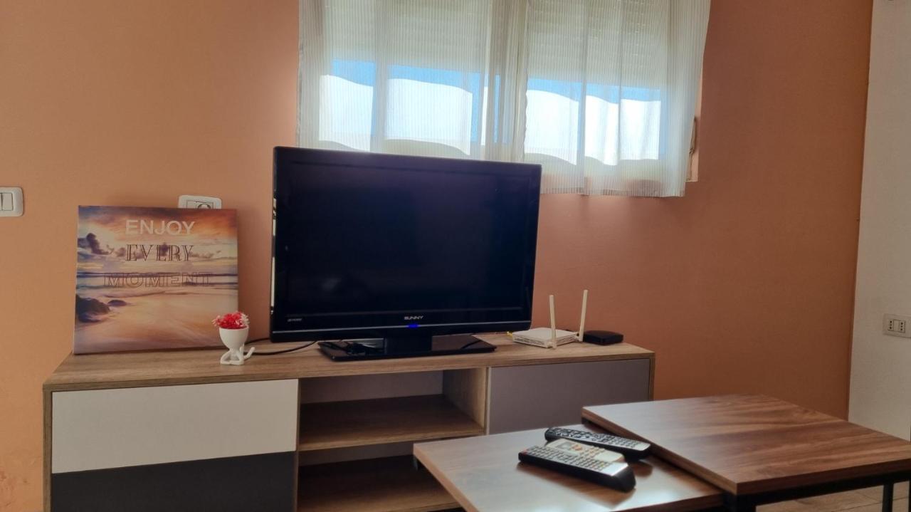 Sky Apartament. Bllok District Apartment *
